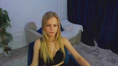 MidnightAura live cam on Cam4
