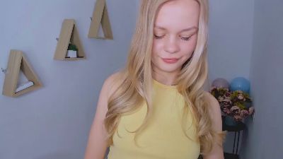 MidnightAura live cam on Cam4