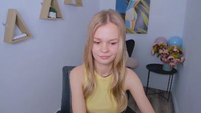 MidnightAura live cam on Cam4