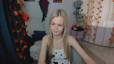 MidnightAura live cam on Cam4