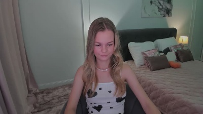 MidnightAura live cam on Cam4