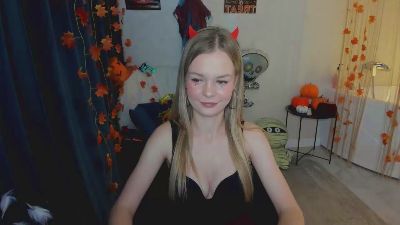 MidnightAura live cam on Cam4