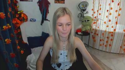 MidnightAura live cam on Cam4
