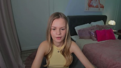 MidnightAura live cam on Cam4