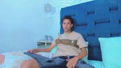 MidnightKing_ live cam on Cam4