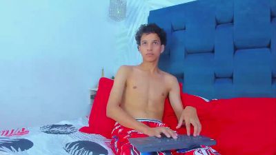 MidnightKing_ live cam on Cam4