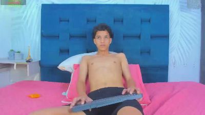 MidnightKing_ live cam on Cam4