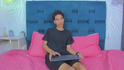 MidnightKing_ live cam on Cam4