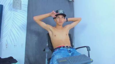 MidnightKing_ live cam on Cam4