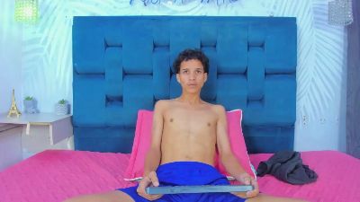 MidnightKing_ live cam on Cam4
