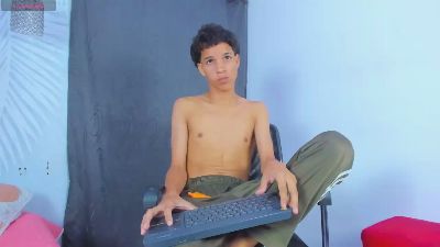 MidnightKing_ live cam on Cam4