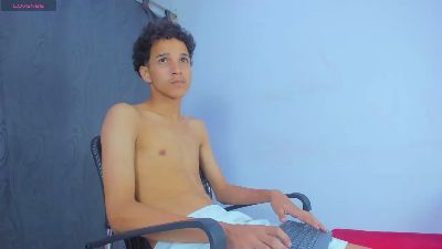 MidnightKing_ live cam on Cam4