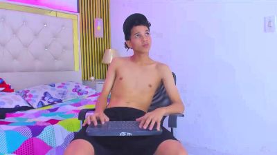 MidnightKing_ live cam on Cam4