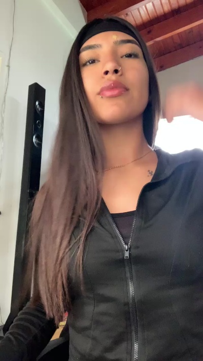 Miel98 live cam on Cam4