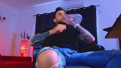 MightyAaronX live cam on Cam4