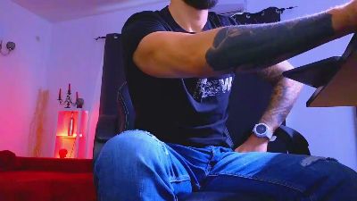 MightyAaronX live cam on Cam4