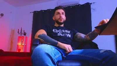 MightyAaronX live cam on Cam4