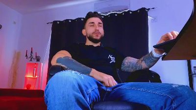 MightyAaronX live cam on Cam4