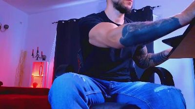 MightyAaronX live cam on Cam4