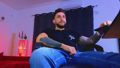MightyAaronX live cam on Cam4