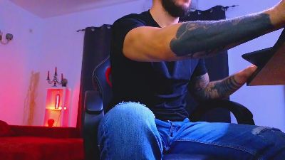 MightyAaronX live cam on Cam4