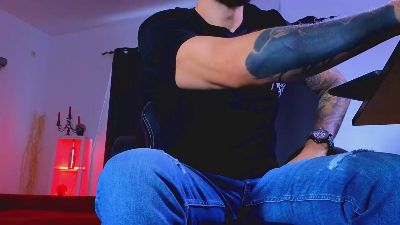 MightyAaronX live cam on Cam4