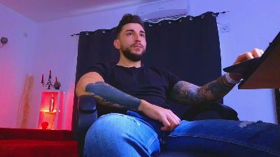 MightyAaronX live cam on Cam4