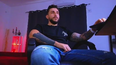 MightyAaronX live cam on Cam4