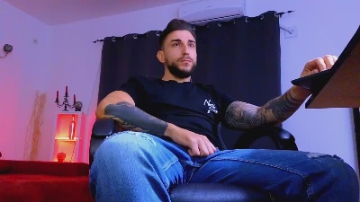 MightyAaronX live cam on Cam4