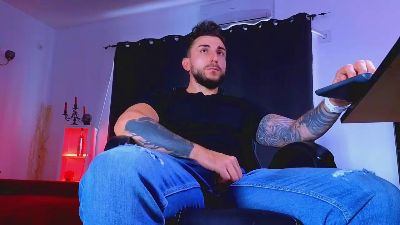 MightyAaronX live cam on Cam4