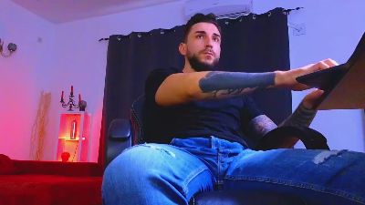 MightyAaronX live cam on Cam4