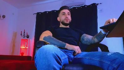 MightyAaronX live cam on Cam4