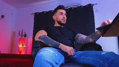 MightyAaronX live cam on Cam4