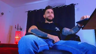 MightyAaronX live cam on Cam4