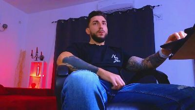 MightyAaronX live cam on Cam4
