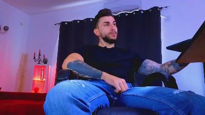 MightyAaronX live cam on Cam4