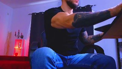 MightyAaronX live cam on Cam4