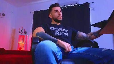 MightyAaronX live cam on Cam4