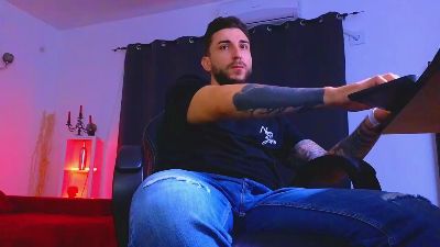 MightyAaronX live cam on Cam4
