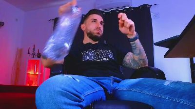 MightyAaronX live cam on Cam4