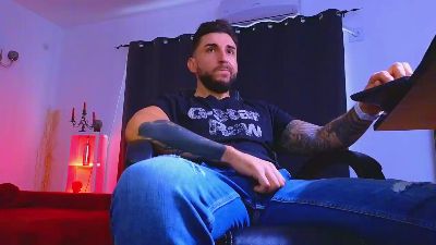 MightyAaronX live cam on Cam4