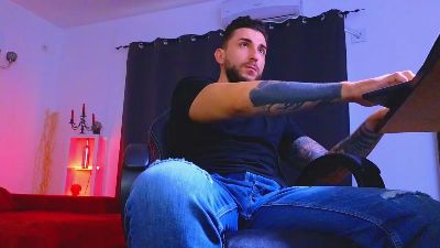 MightyAaronX live cam on Cam4