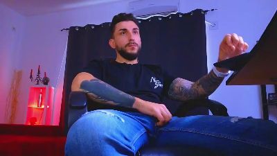 MightyAaronX live cam on Cam4