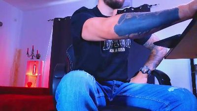 MightyAaronX live cam on Cam4