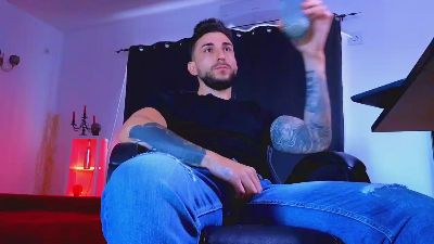 MightyAaronX live cam on Cam4