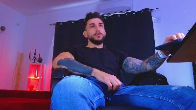 MightyAaronX live cam on Cam4