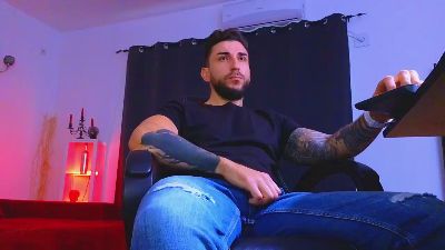 MightyAaronX live cam on Cam4