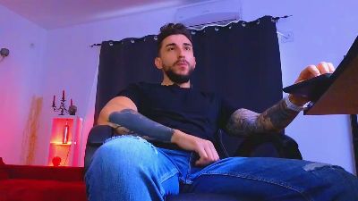 MightyAaronX live cam on Cam4