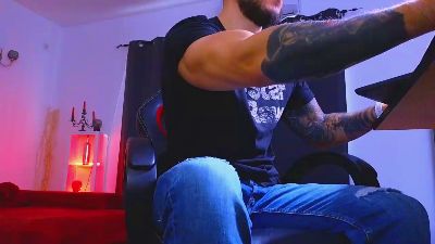 MightyAaronX live cam on Cam4