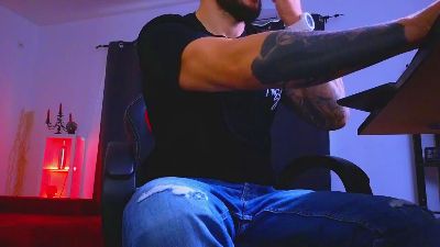 MightyAaronX live cam on Cam4